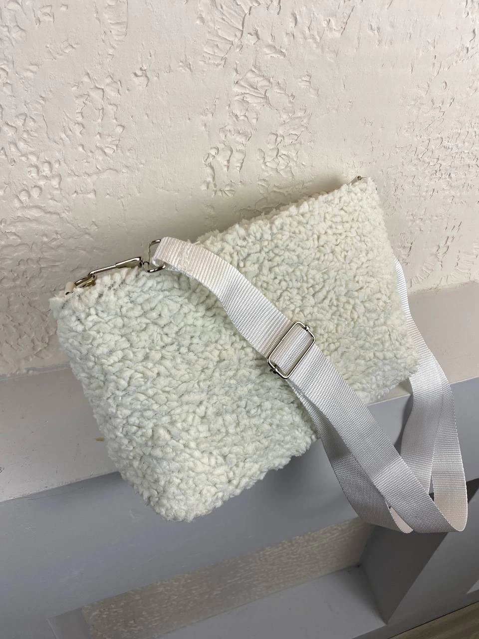 Beyaz Peluş Çanta