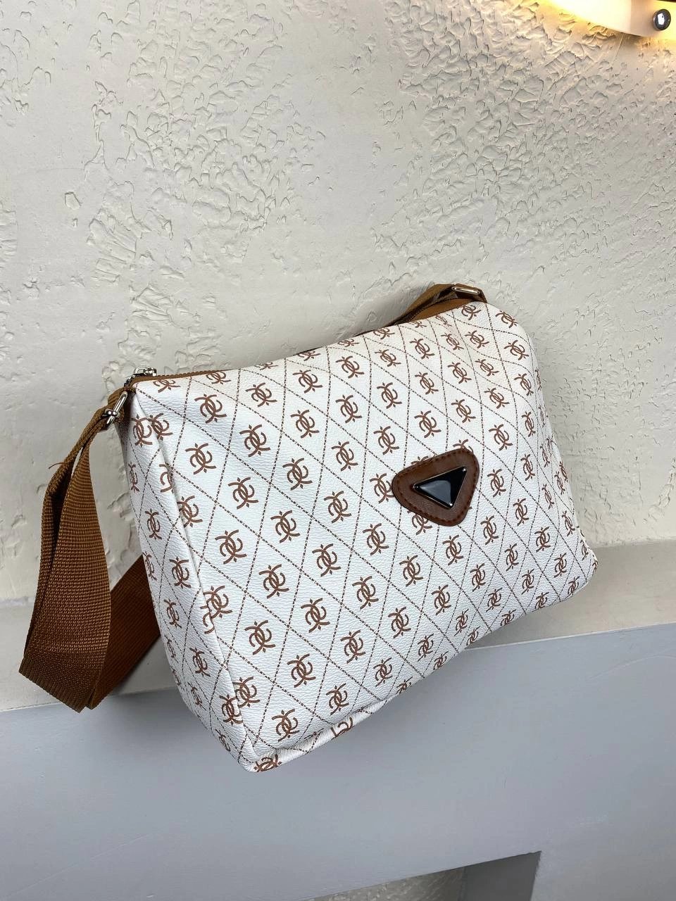 Beyaz Renk Büyük Boy Çapraz Çanta