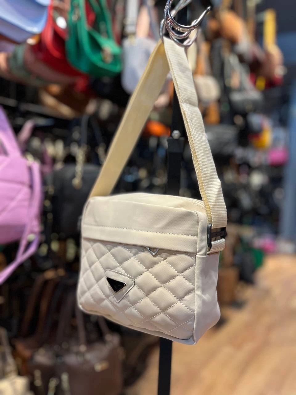 Beyaz Renk Kapitone Çapraz Çanta CB5263