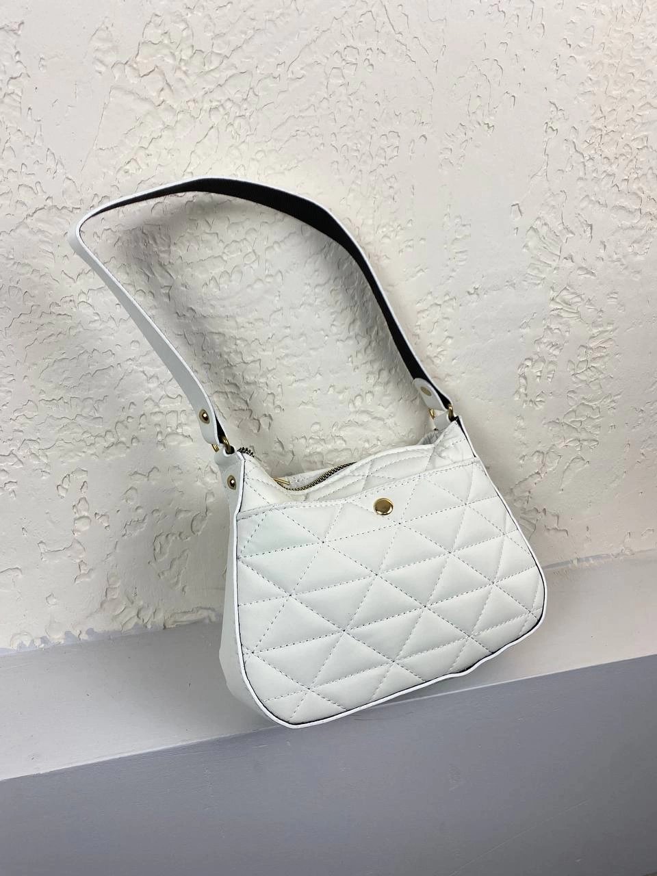 Beyaz Renk Kapitone Kol Çanta