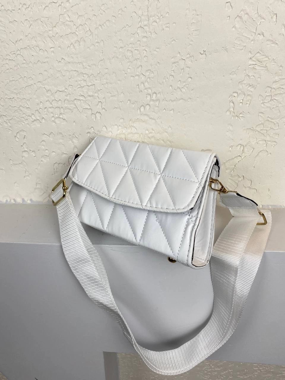 Beyaz Renk Kapitonne Çapraz Çanta