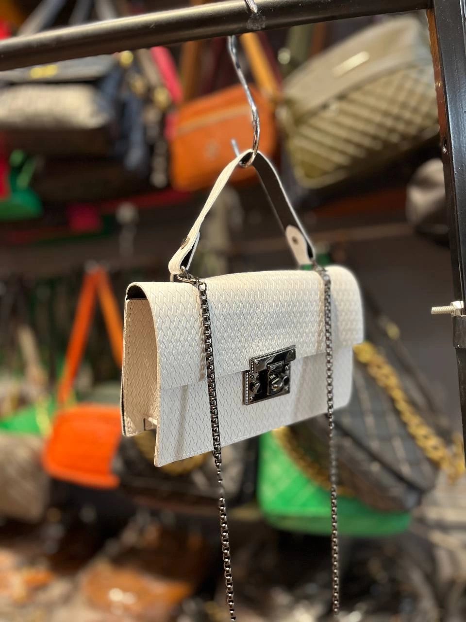 Beyaz Renk Kilit Kapama Çanta CB1005