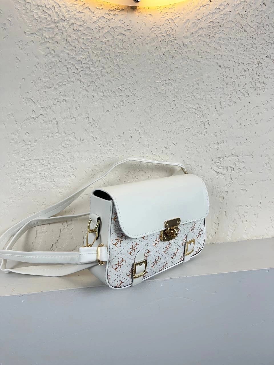 Beyaz Renk Önü Kemerli Çanta CB0691