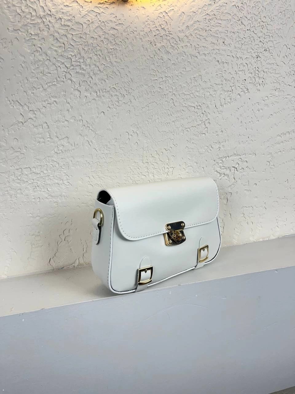 Beyaz Renk Önü Kemerli Çanta CB7463