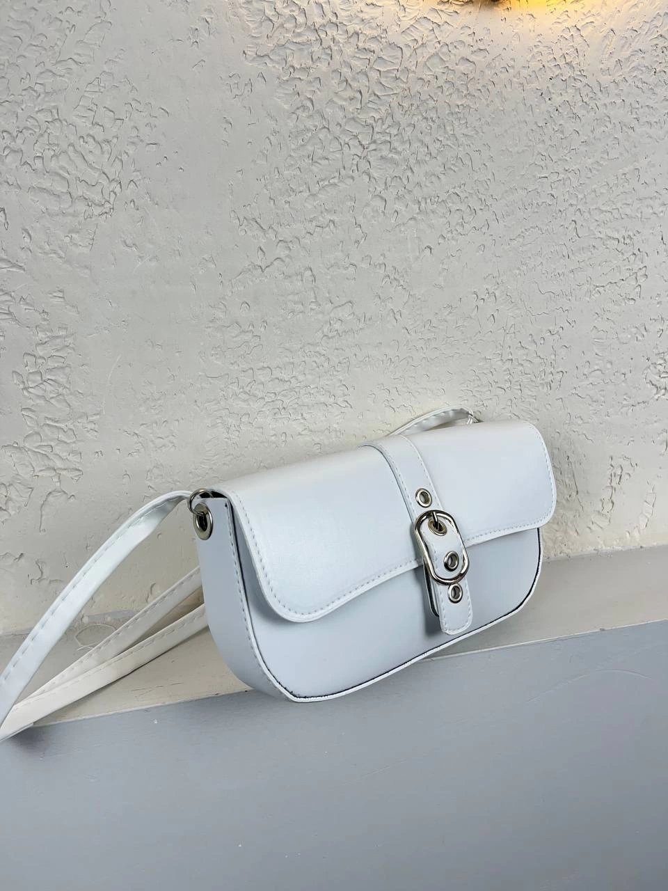 Beyaz Renk Önü Tokalı Çanta CB02398