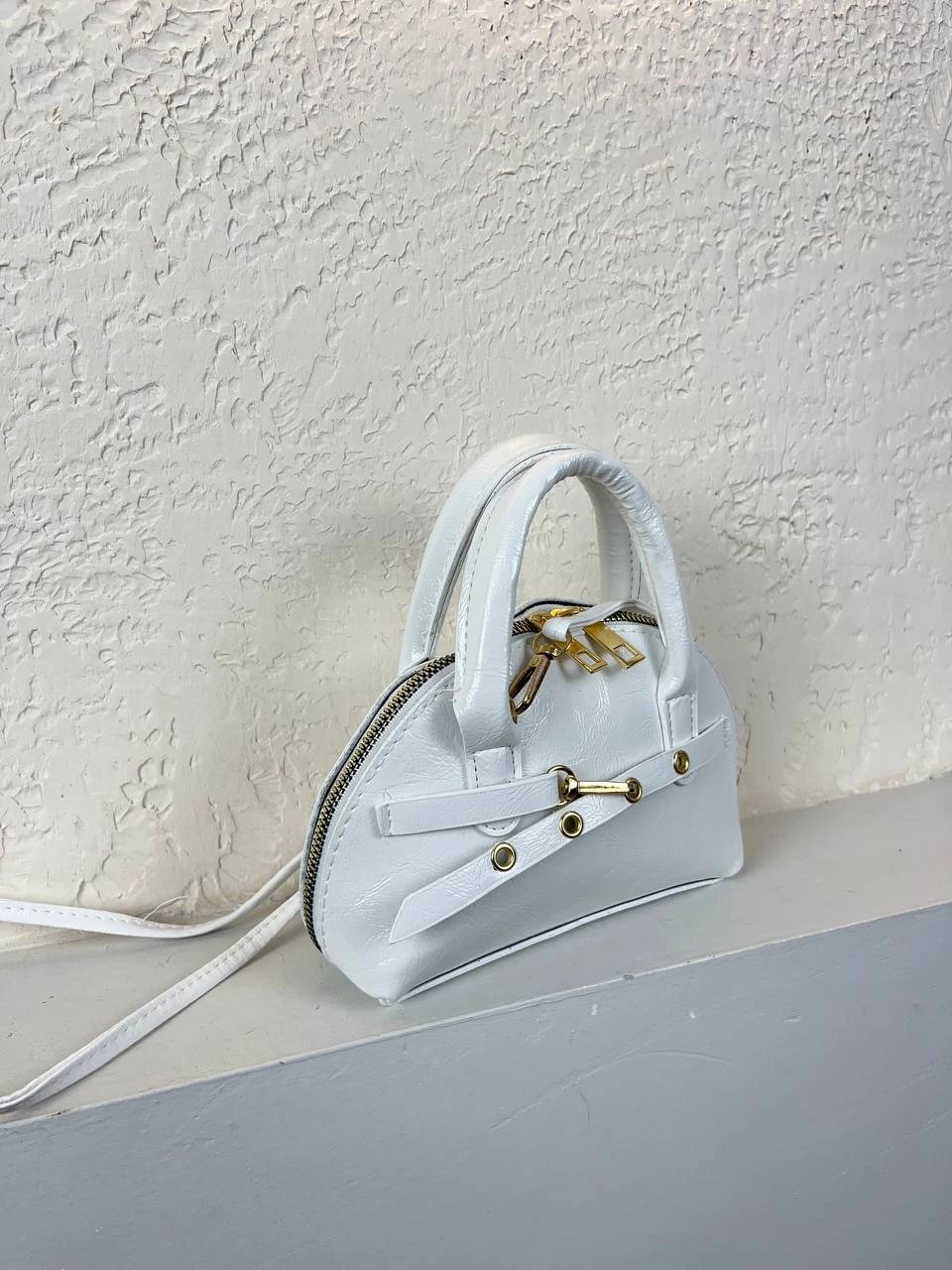 Beyaz Renk Önü Tokalı Kalite Çanta CB90171