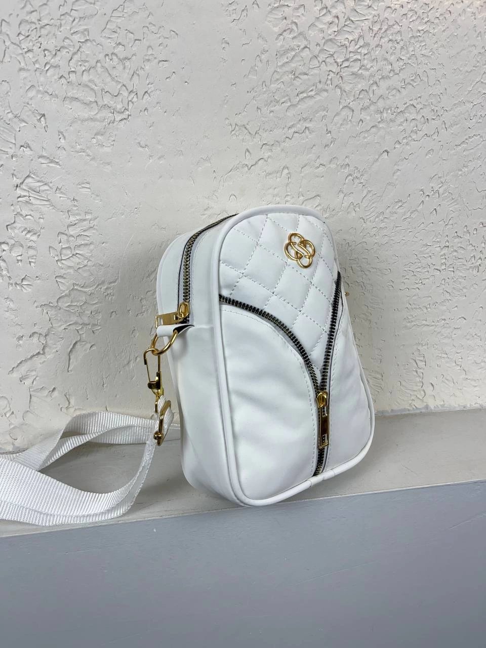Beyaz Renk Ortası Fermuar Çapraz Çanta