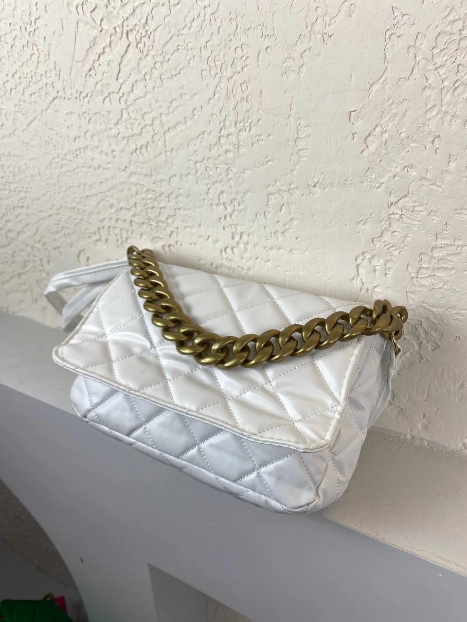 Beyaz Renk Zincir Detay Çanta