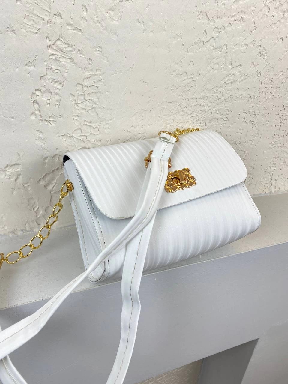 Beyaz Renk Zincir Detay Kol Çanta