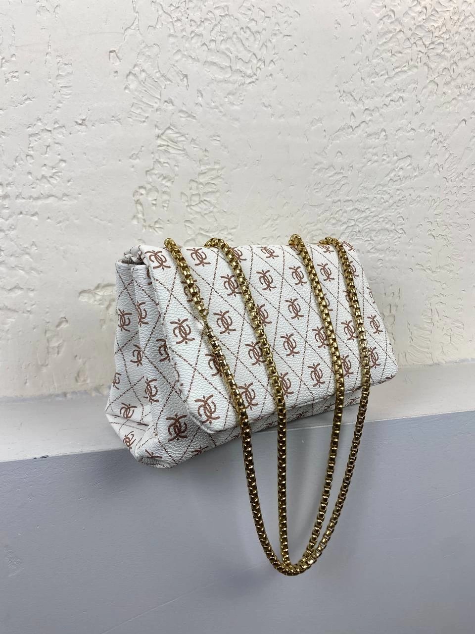 Beyaz Renk Zincir Detaylı Kol Çanta