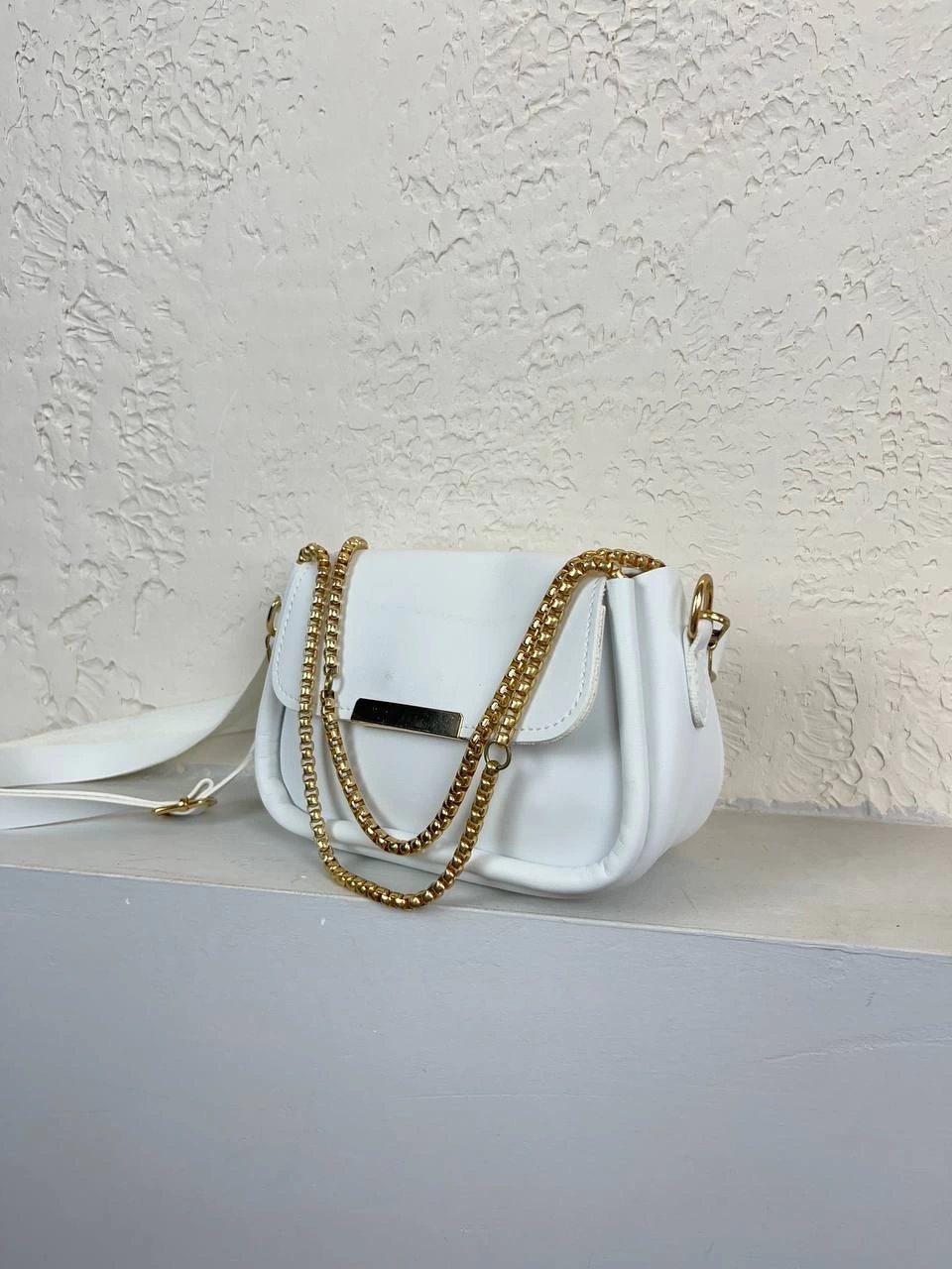 Beyaz Yumuşak Zincirli Çapraz Çanta CB2125
