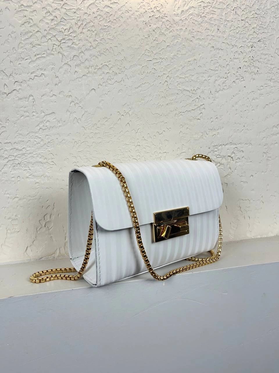 Beyaz Zincir Detaylı Çapraz Çanta CB9103