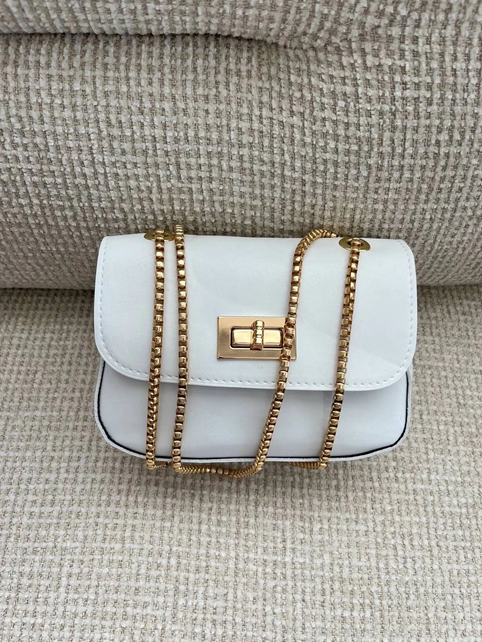 Beyaz Zincirli Çapraz Çanta CB3552