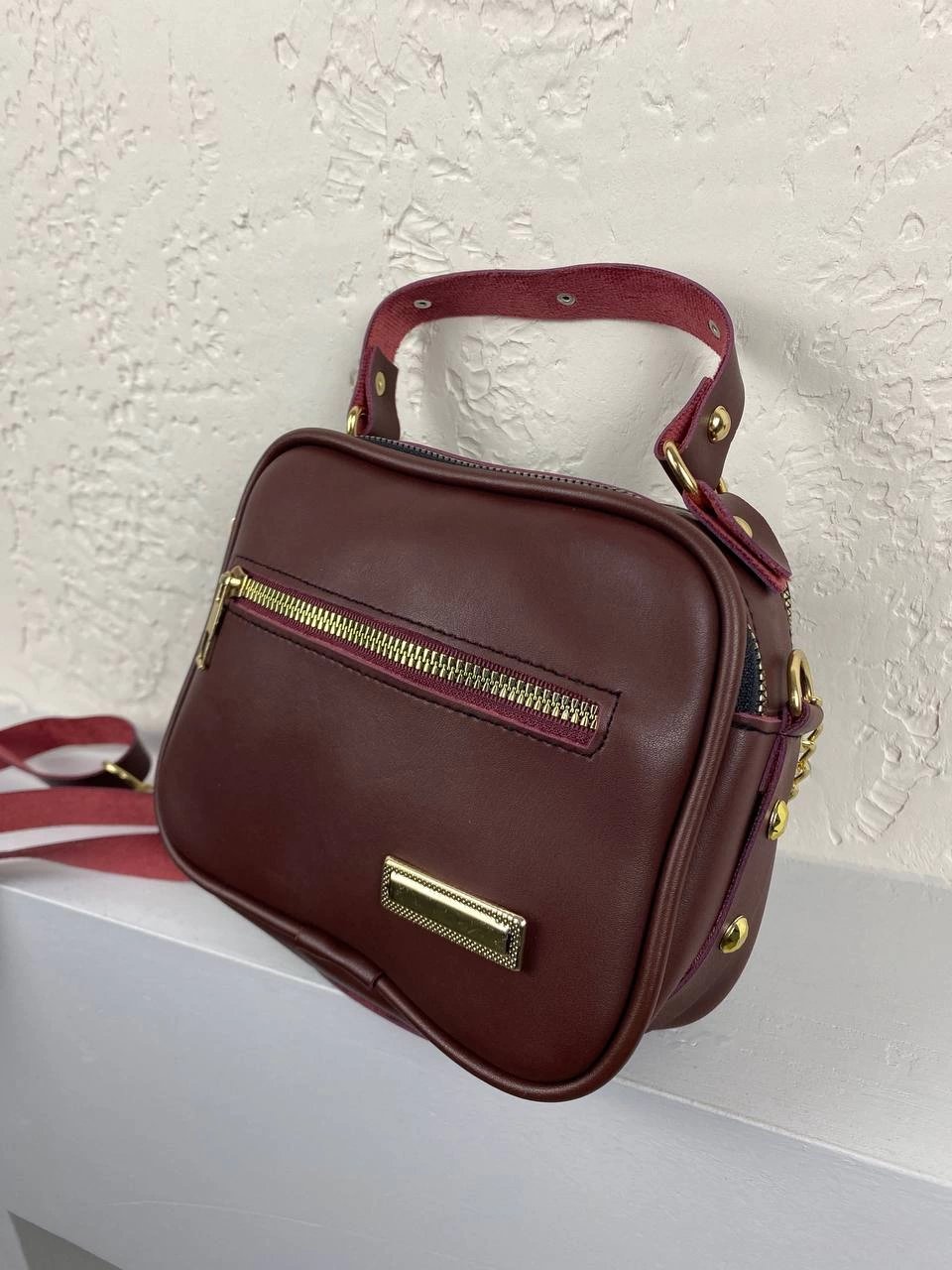 Bordo Renk Zincir Detaylı Kol Çanta