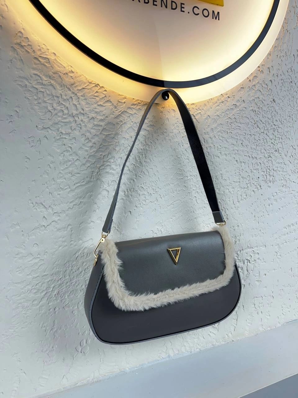 Gri Baget Peluş Detaylı Çanta CB1273