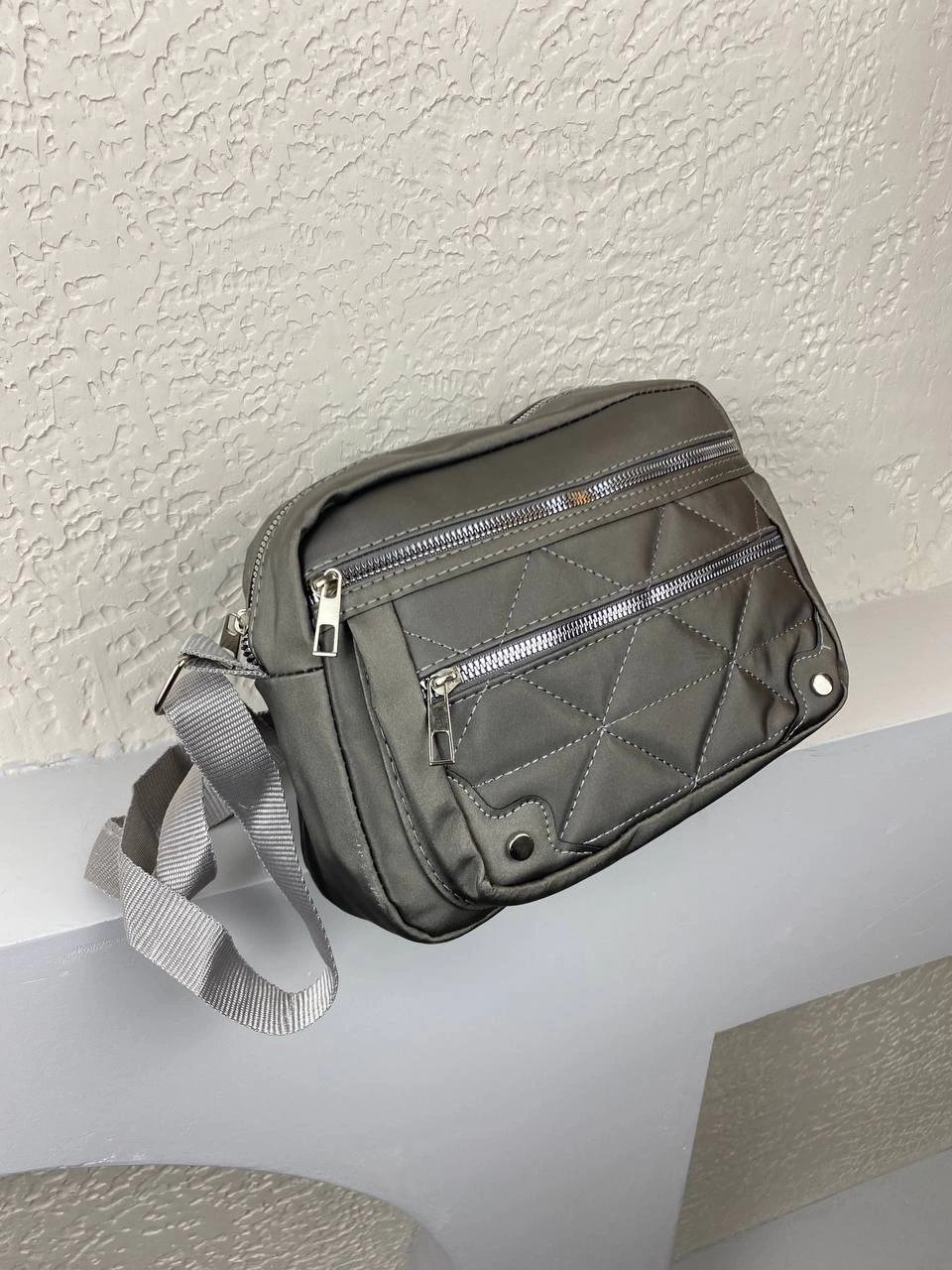 Gri Renk 3 Bölmeli Çapraz Çanta