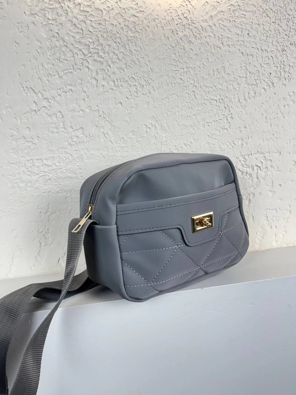 Gri Renk Önü Kilitli Çanta CB7493