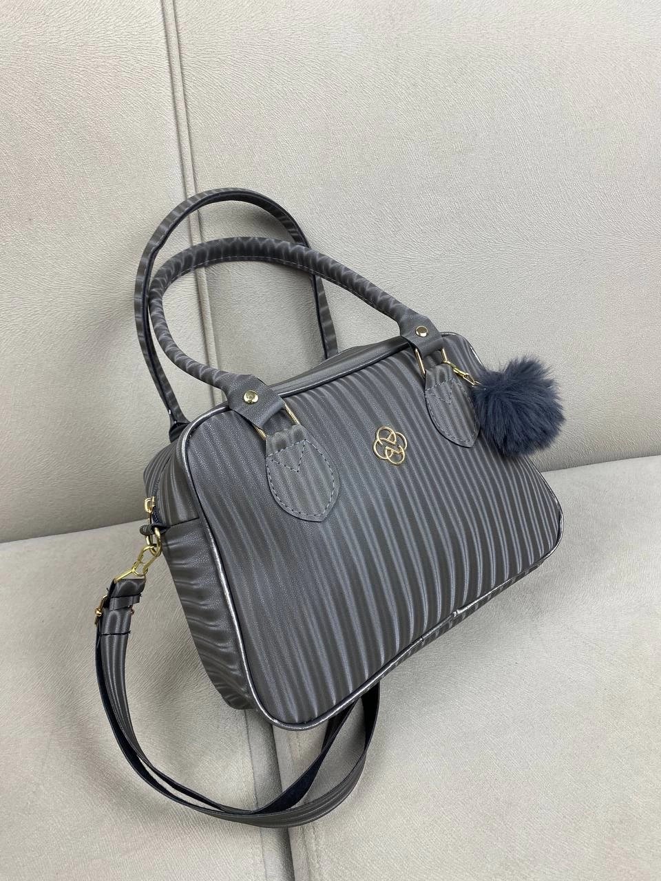 Gri Renk Ponponlu Kol Çanta 2024