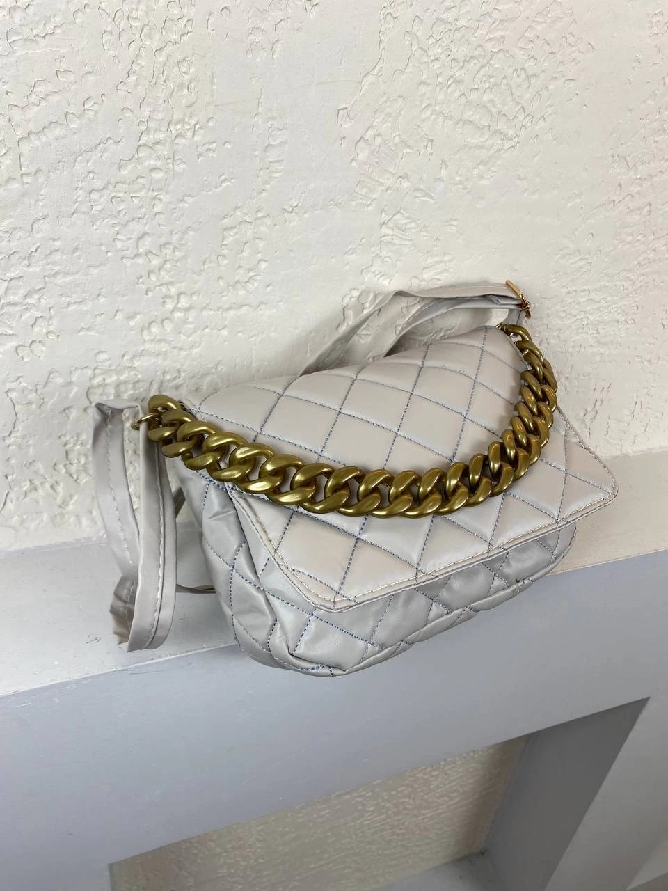 Gri Renk Zincir Detay Çanta