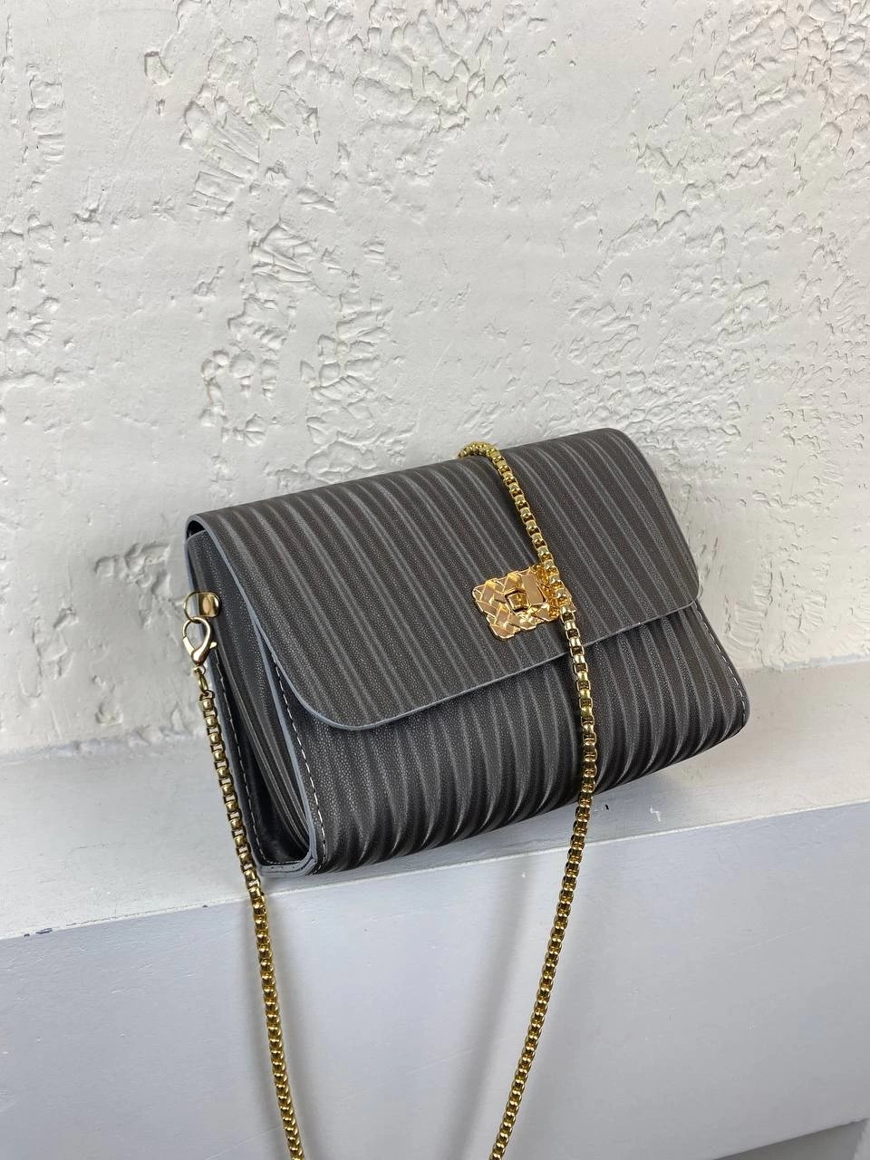 Gri Renk Zincir Detay Kol Çanta