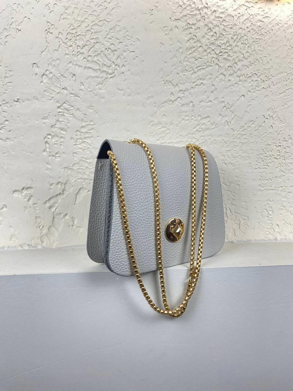 Gri Renk Zincirli Kalıp Kol Çanta