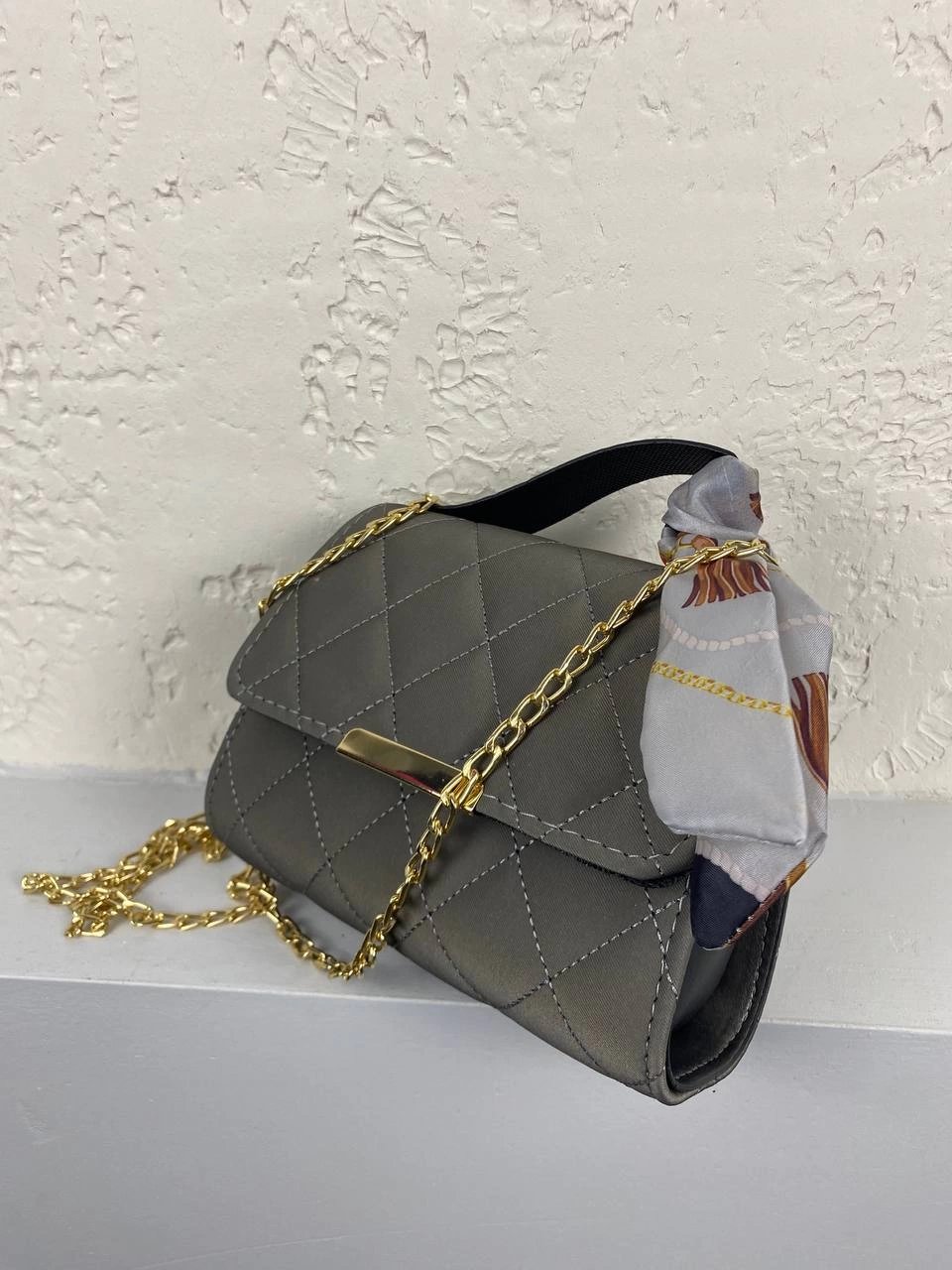Gri Şallı Zincirli Çanta