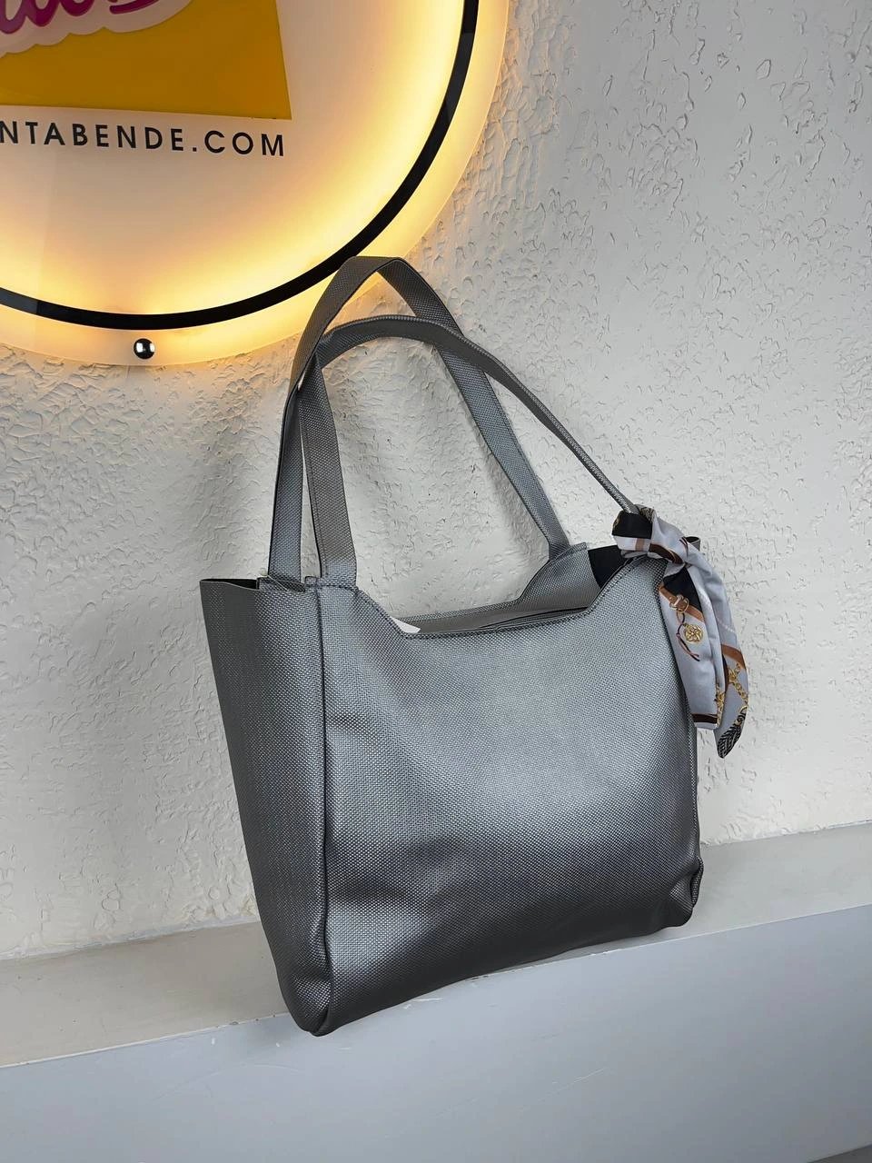 Gümüş Renk YENİ BÜYÜK BOY FULARLI Çanta CB90121