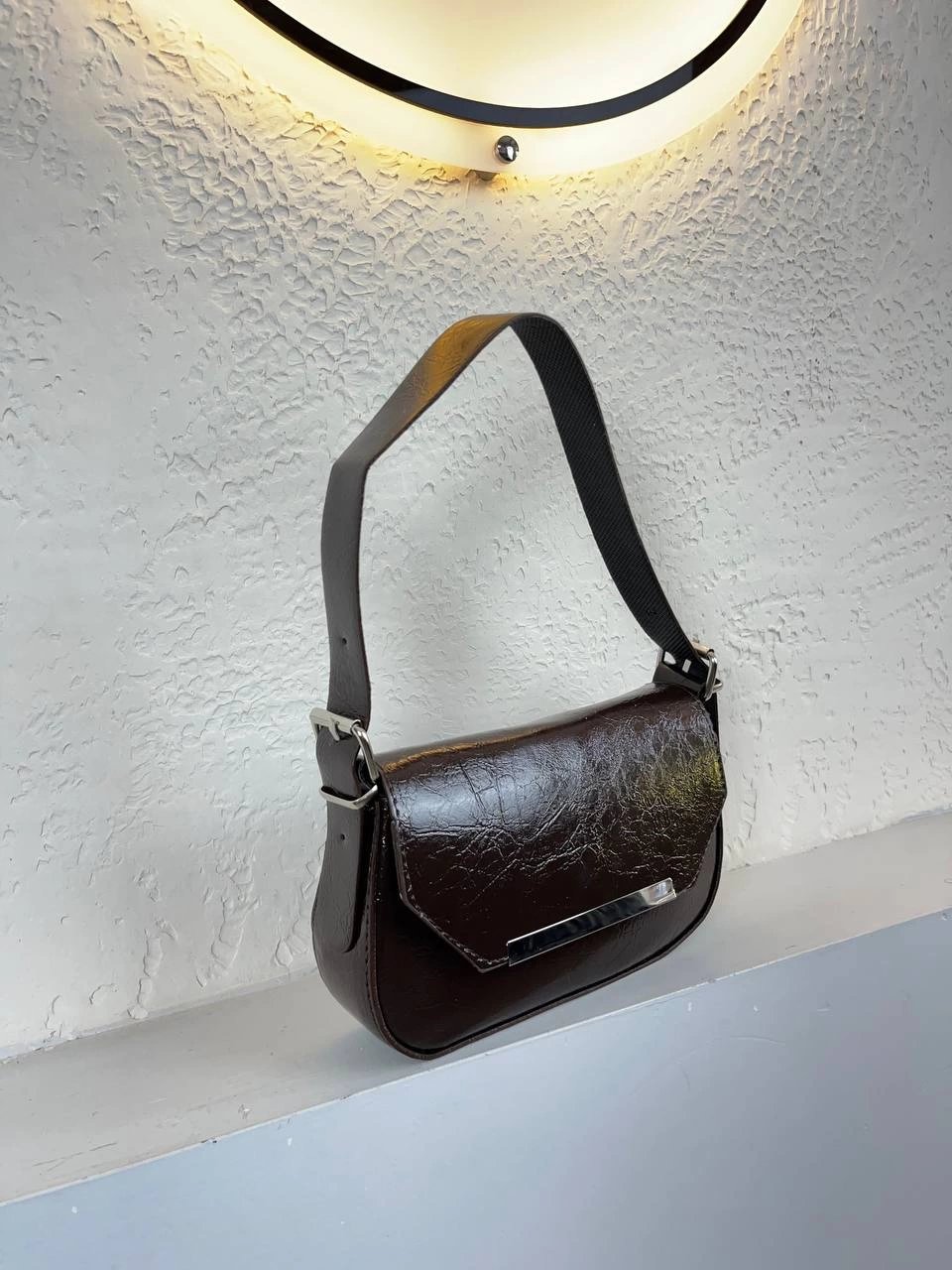 Kahve Renk Önü Metal Kalıp Çanta CB8459