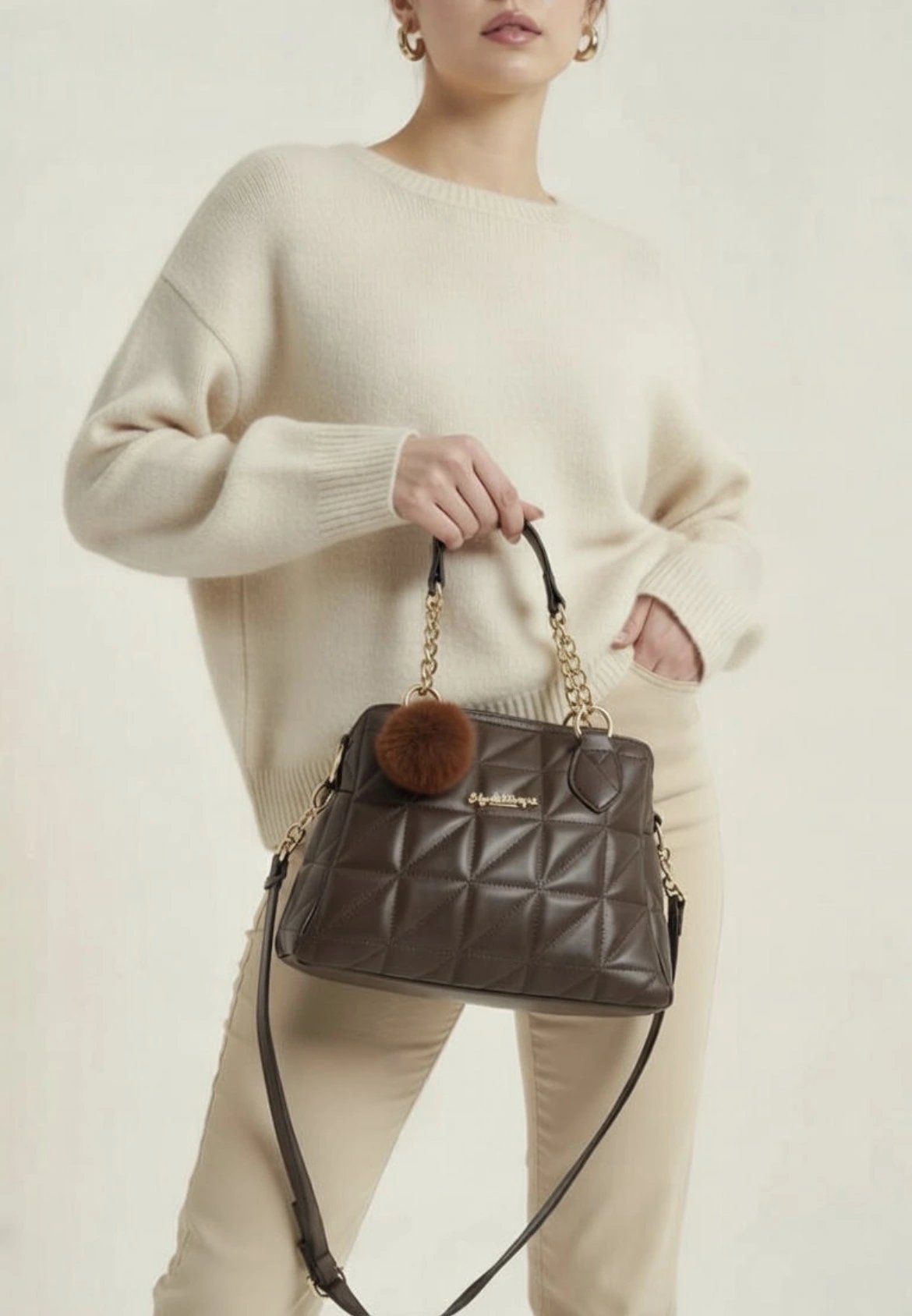 Kahve Renk Ponpon hediyeli Zincirli Çapraz Çanta CB7826