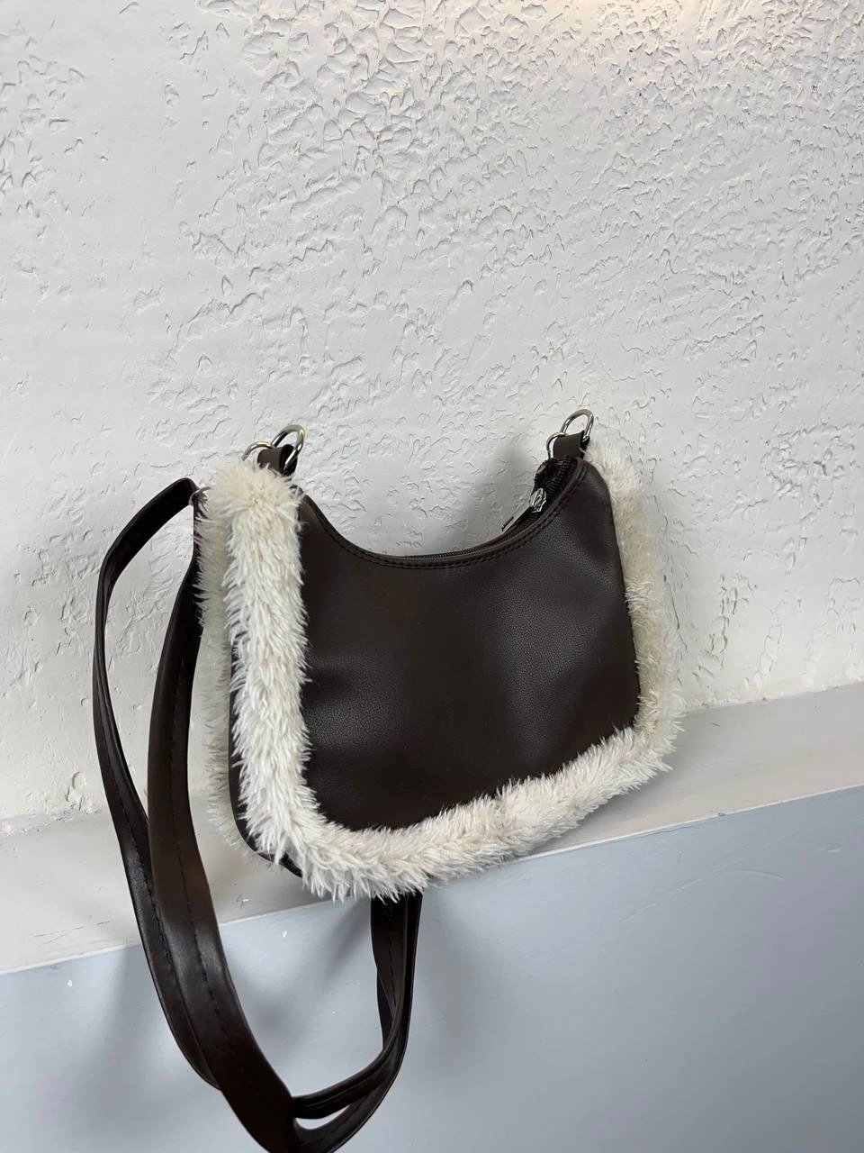 Kahve Renk Yeni Yumuşak Deri Yanları Peluş Çanta CB6397