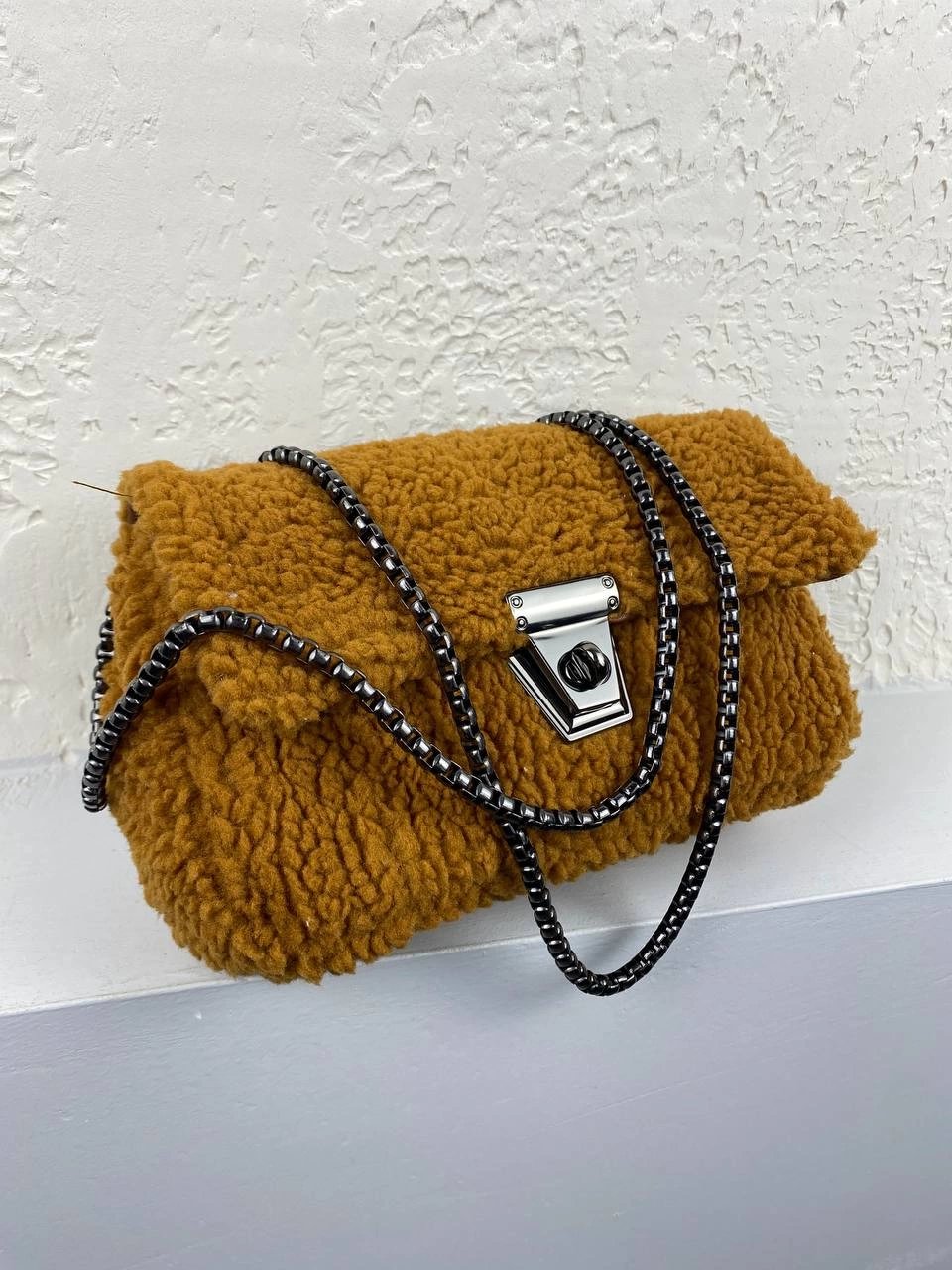 Kahve Renk Zincirli Peluş Çanta