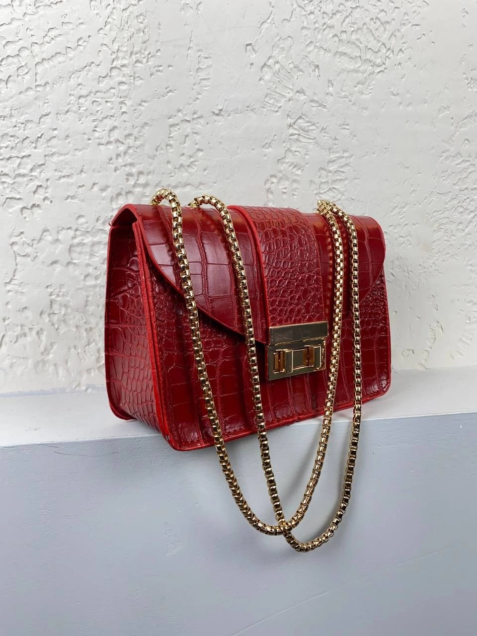 Kırmızı Kalıp Zincir Detaylı Çapraz Çanta