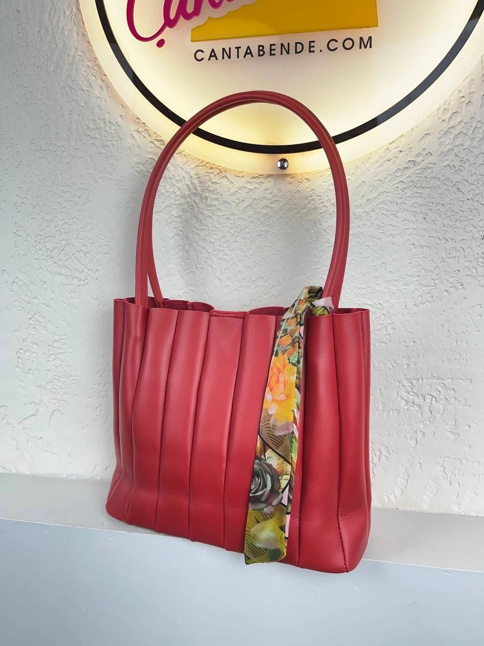 Kırmızı Renk Fularlı Yavrulu Lüx Kalite Çanta CB6397