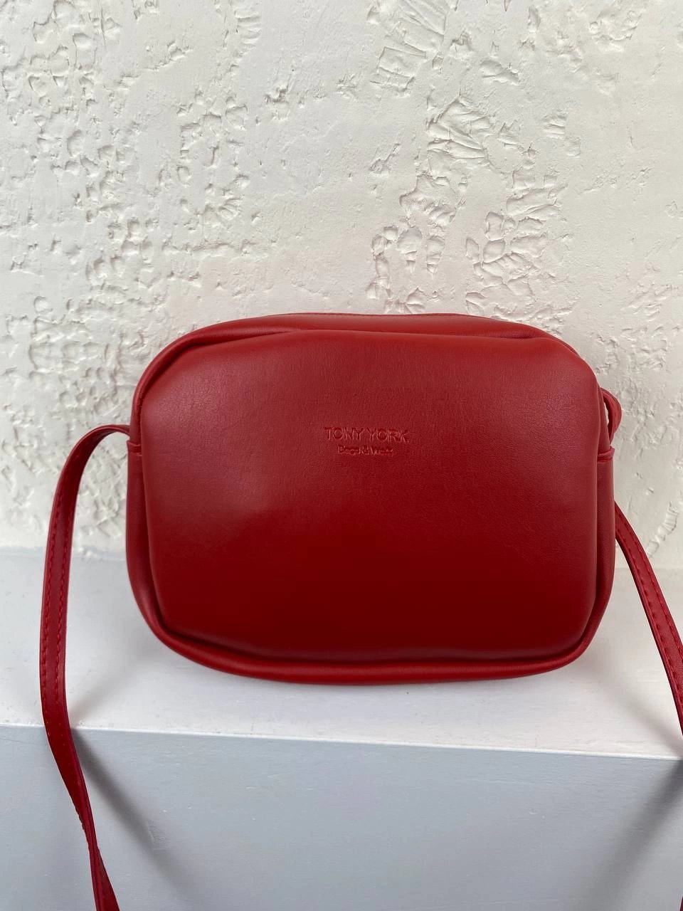 Kırmızı Renk Yumuşak Deri Çanta