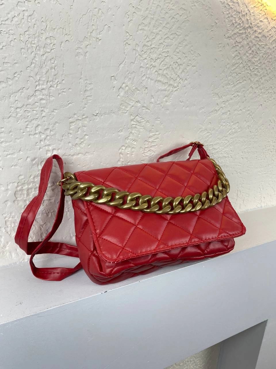 Kırmızı Renk Zincir Detay Çanta
