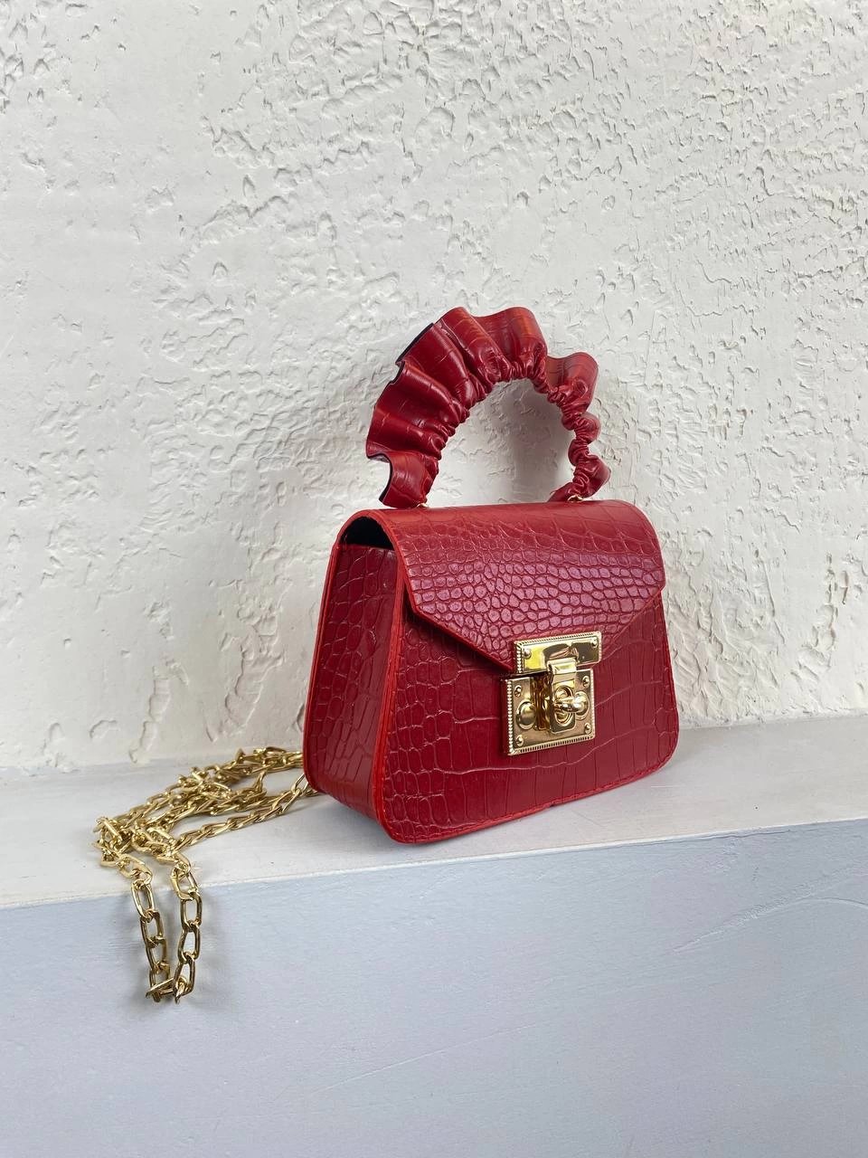 Kırmızı Zincirli Mini Çanta