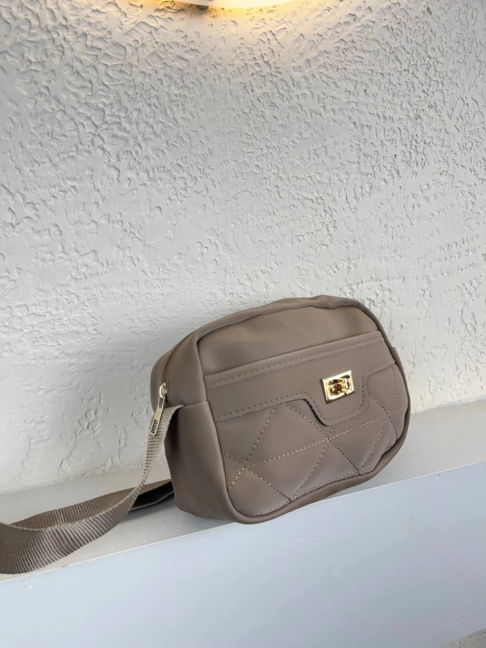 Koyu Vizon Renk Önü Kilitli Çanta CB7493