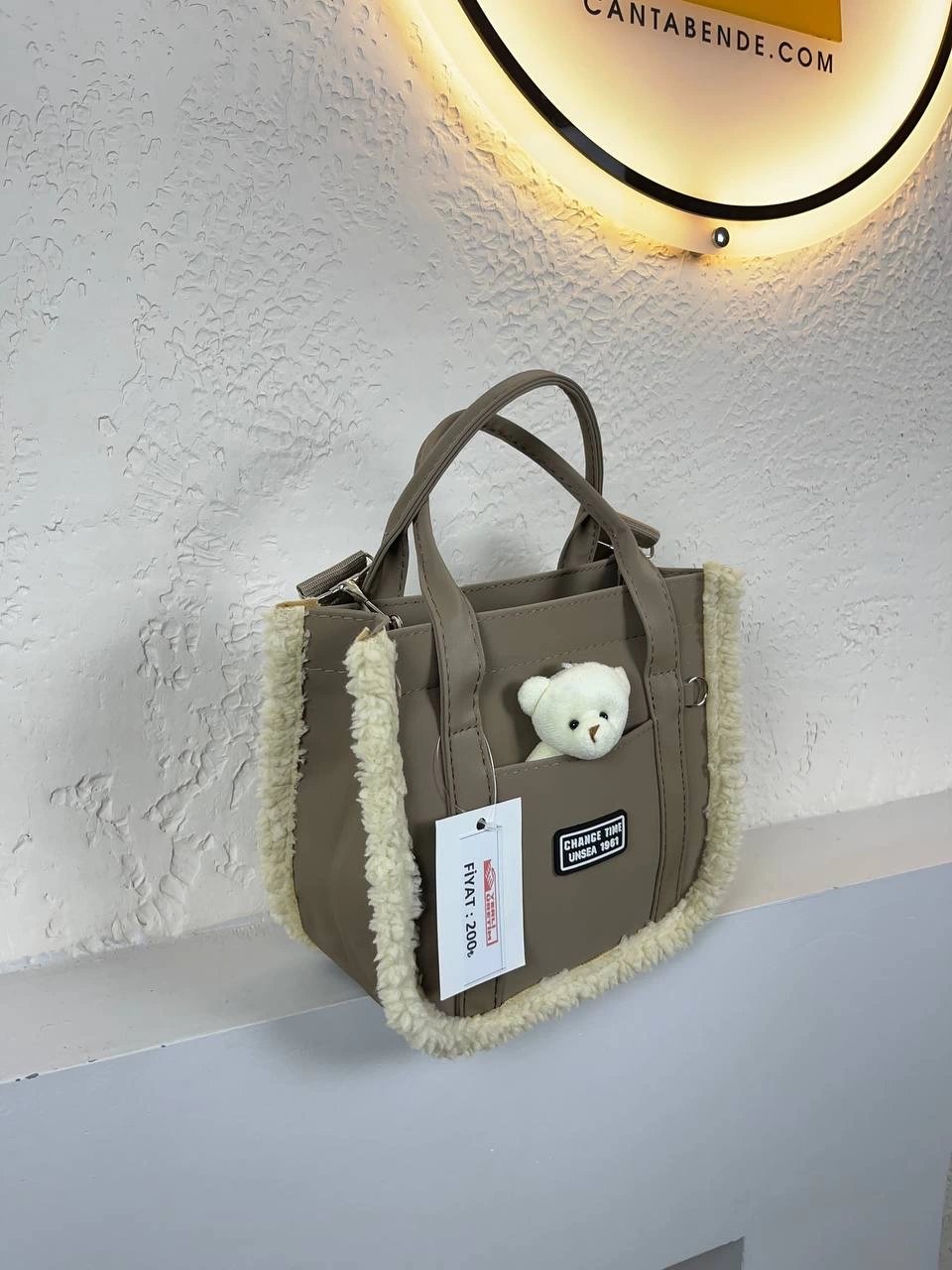 Koyu Vizon Renk Yanları Peluş Ayıcıklı Çanta CB6309