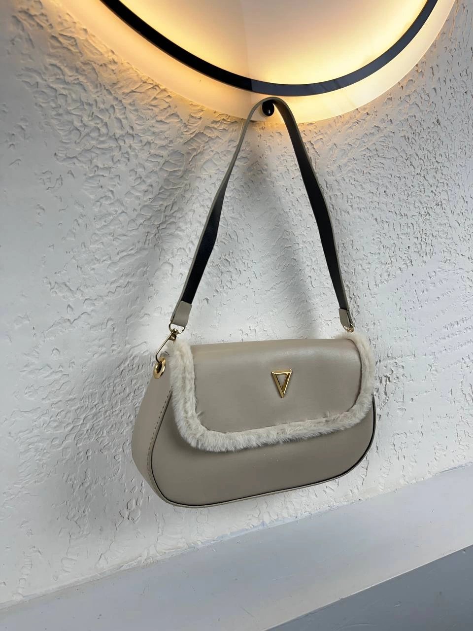 Krem Baget Peluş Detaylı Çanta CB1273