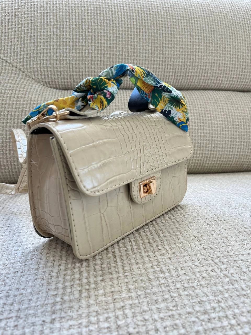 Krem Fular Yan Askılı Çanta CB1239