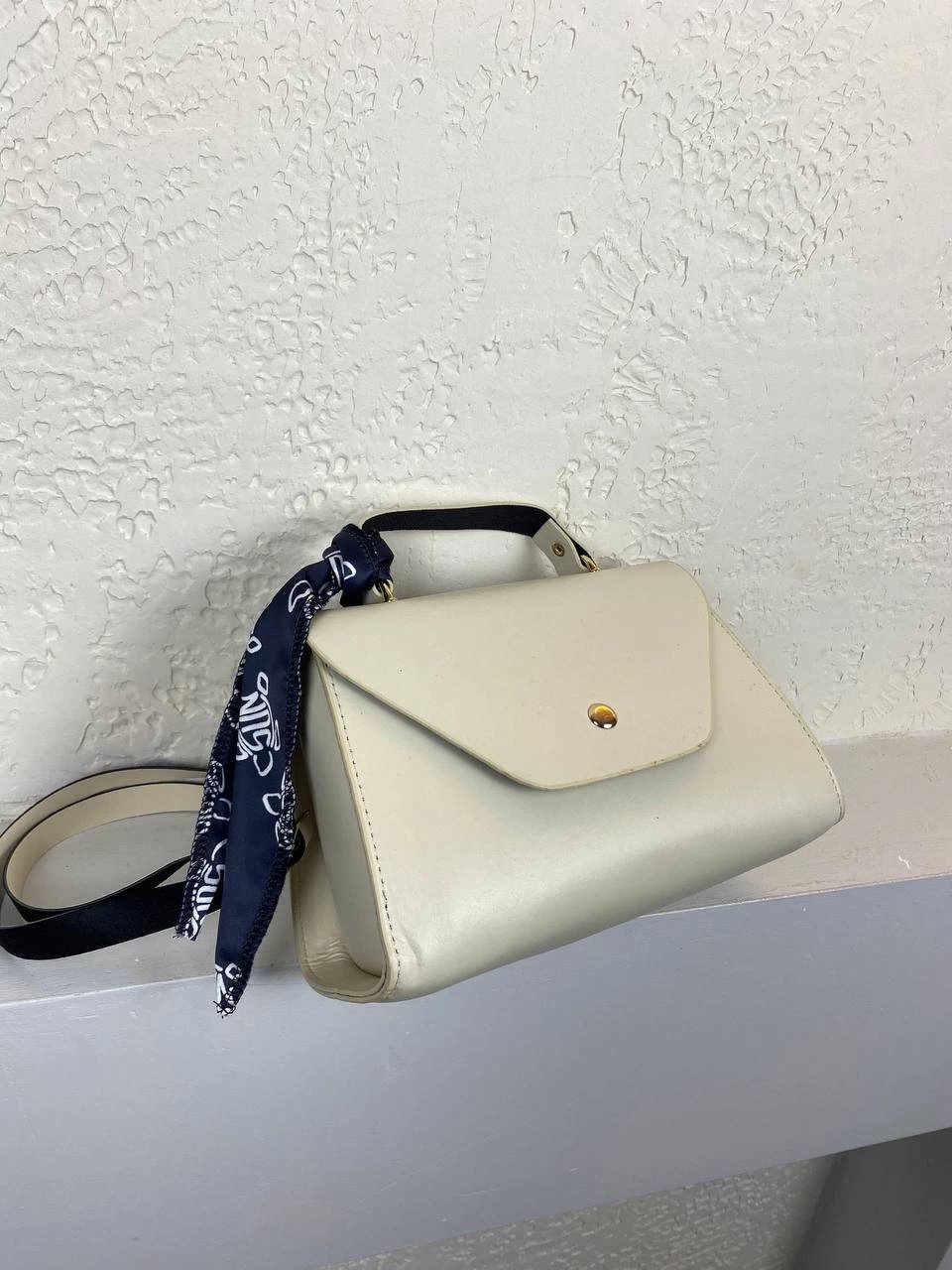 Krem Kalıp Fularlı Kol Çanta