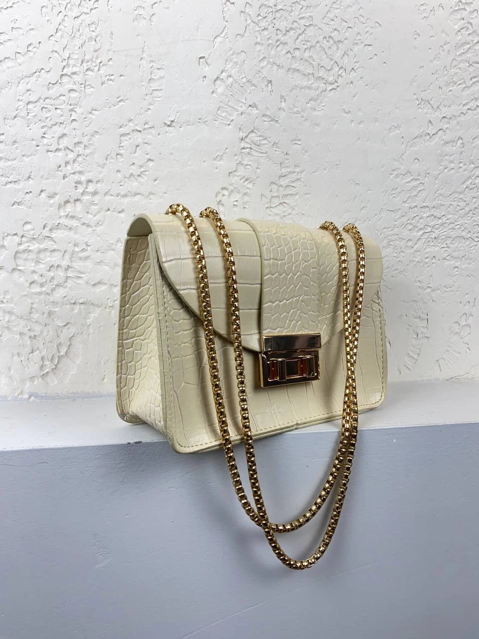 Krem Kalıp Zincir Detaylı Çapraz Çanta