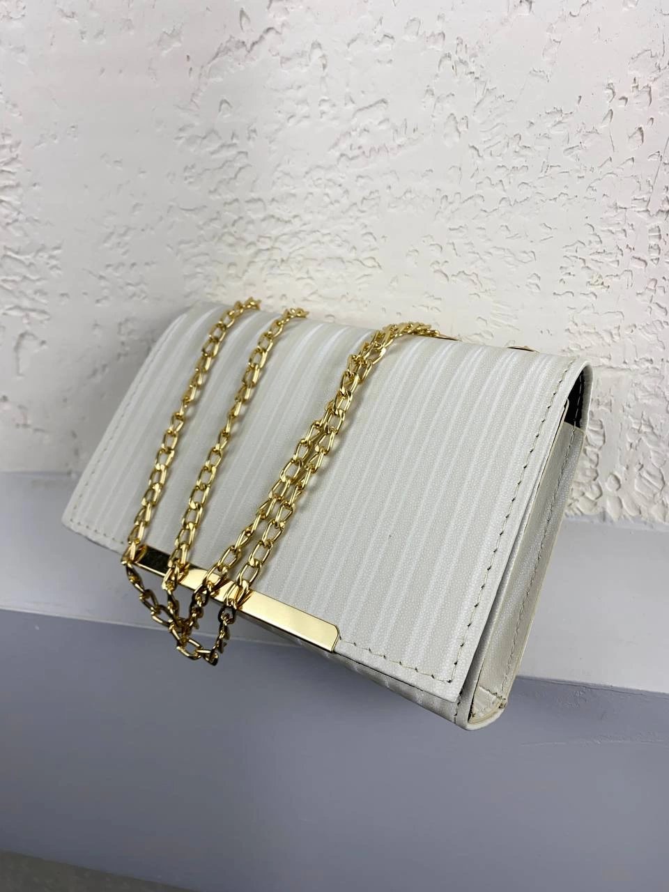 Krem Kalıp Zincirli Kol Çanta