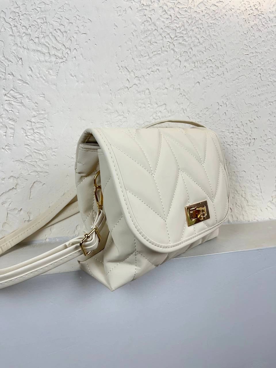 Krem Kapitone 2 Bölme Çapraz Çanta