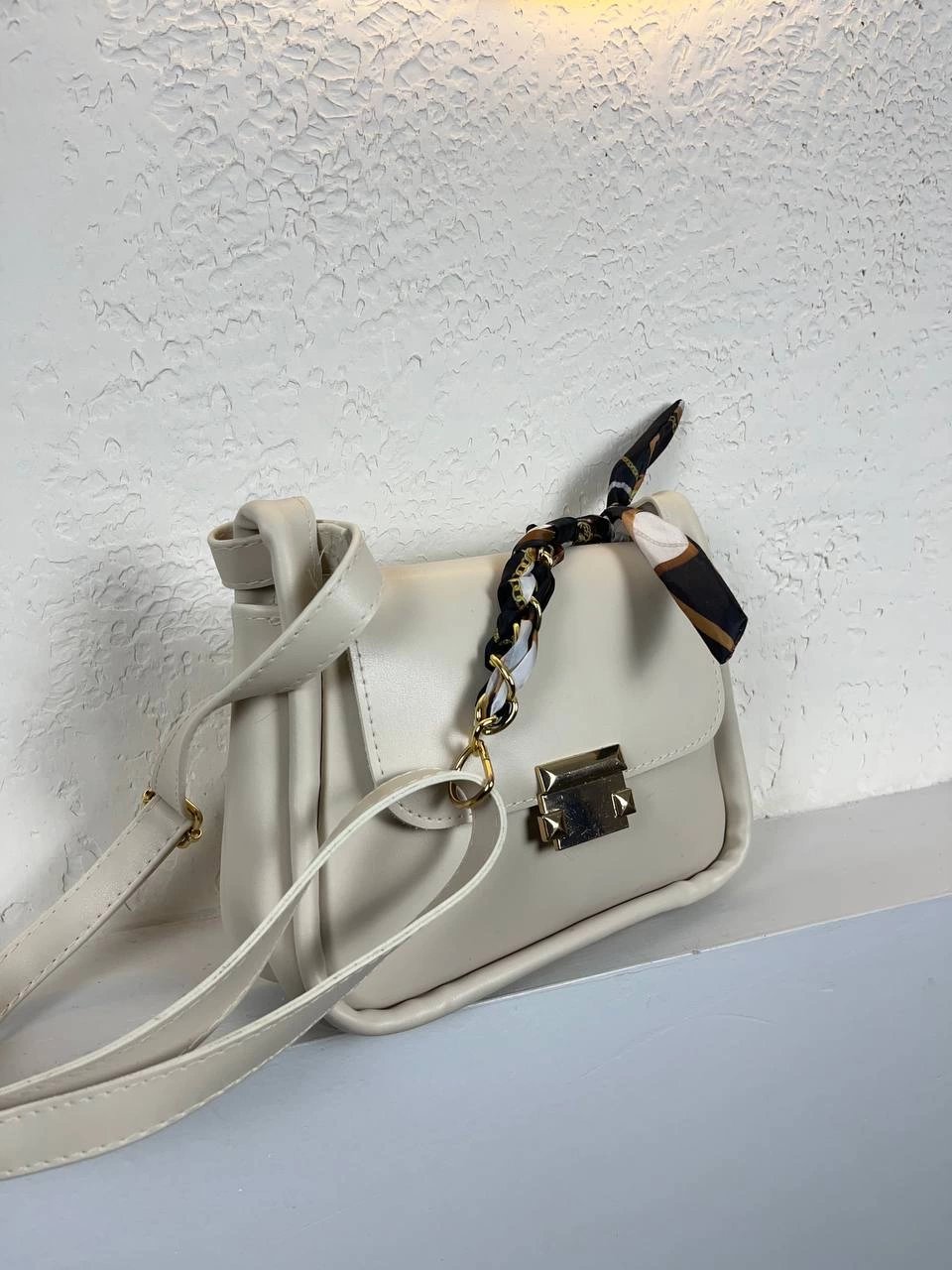 Krem Renk Fular Detaylı Çanta CB3207