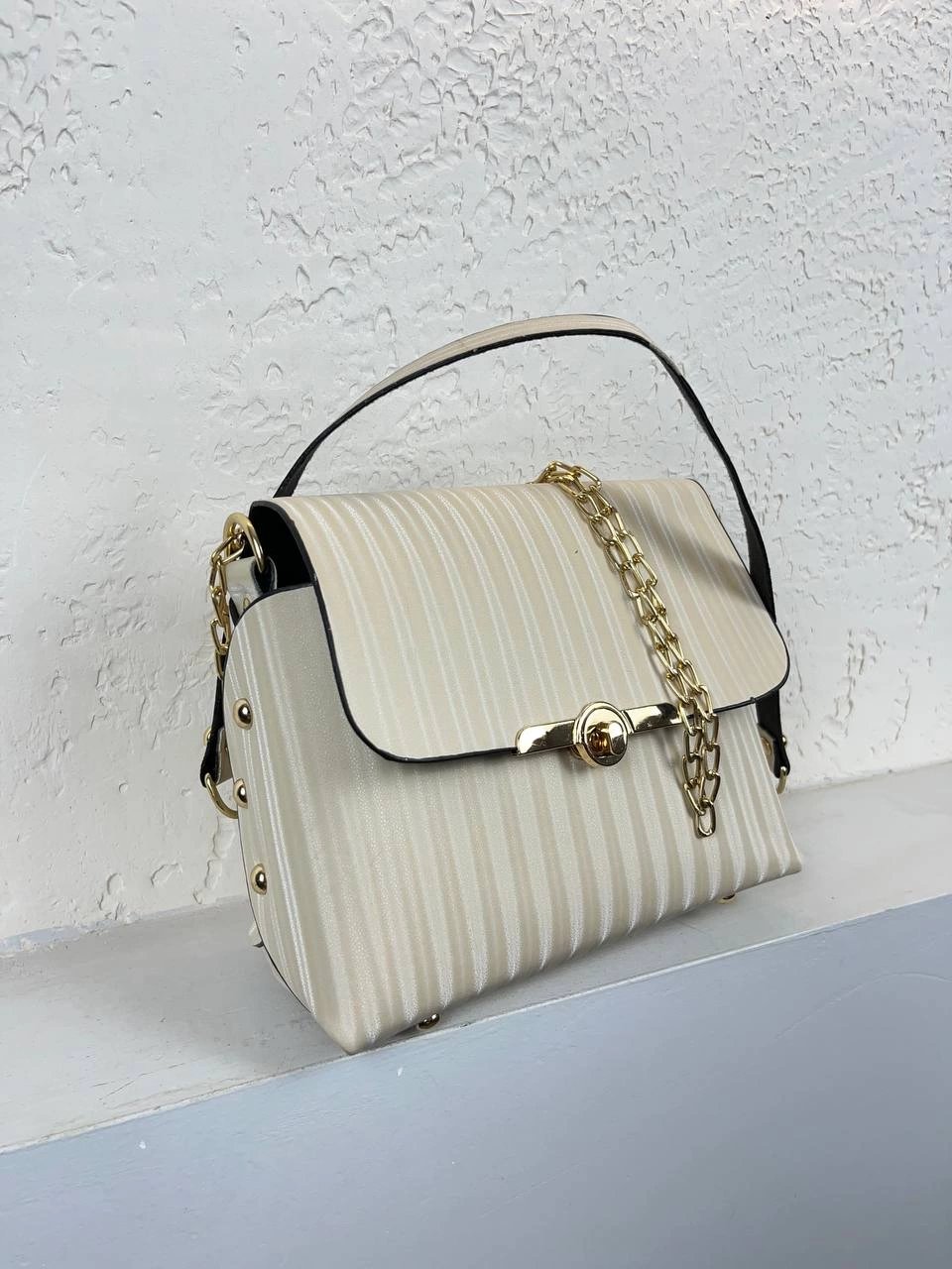 Krem Renk Kalıp Zincirli Çanta