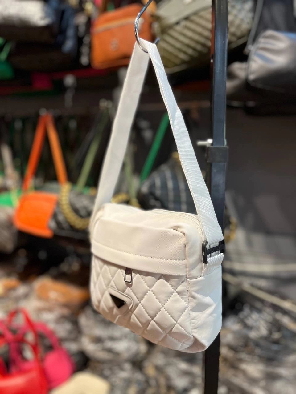 Krem Renk Kapitone Çapraz Çanta CB5263