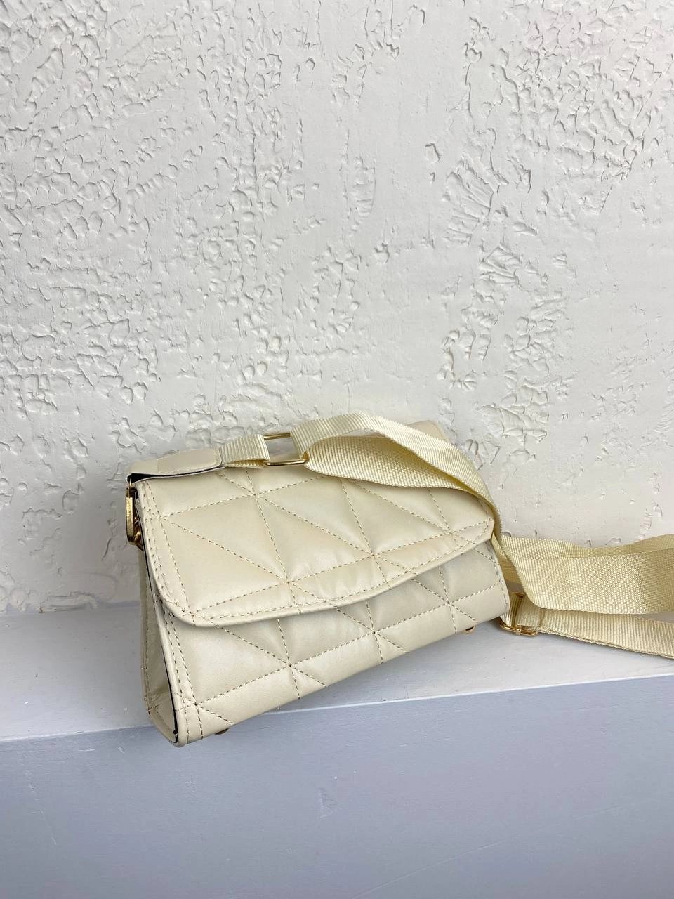 Krem Renk Kapitonne Çapraz Çanta