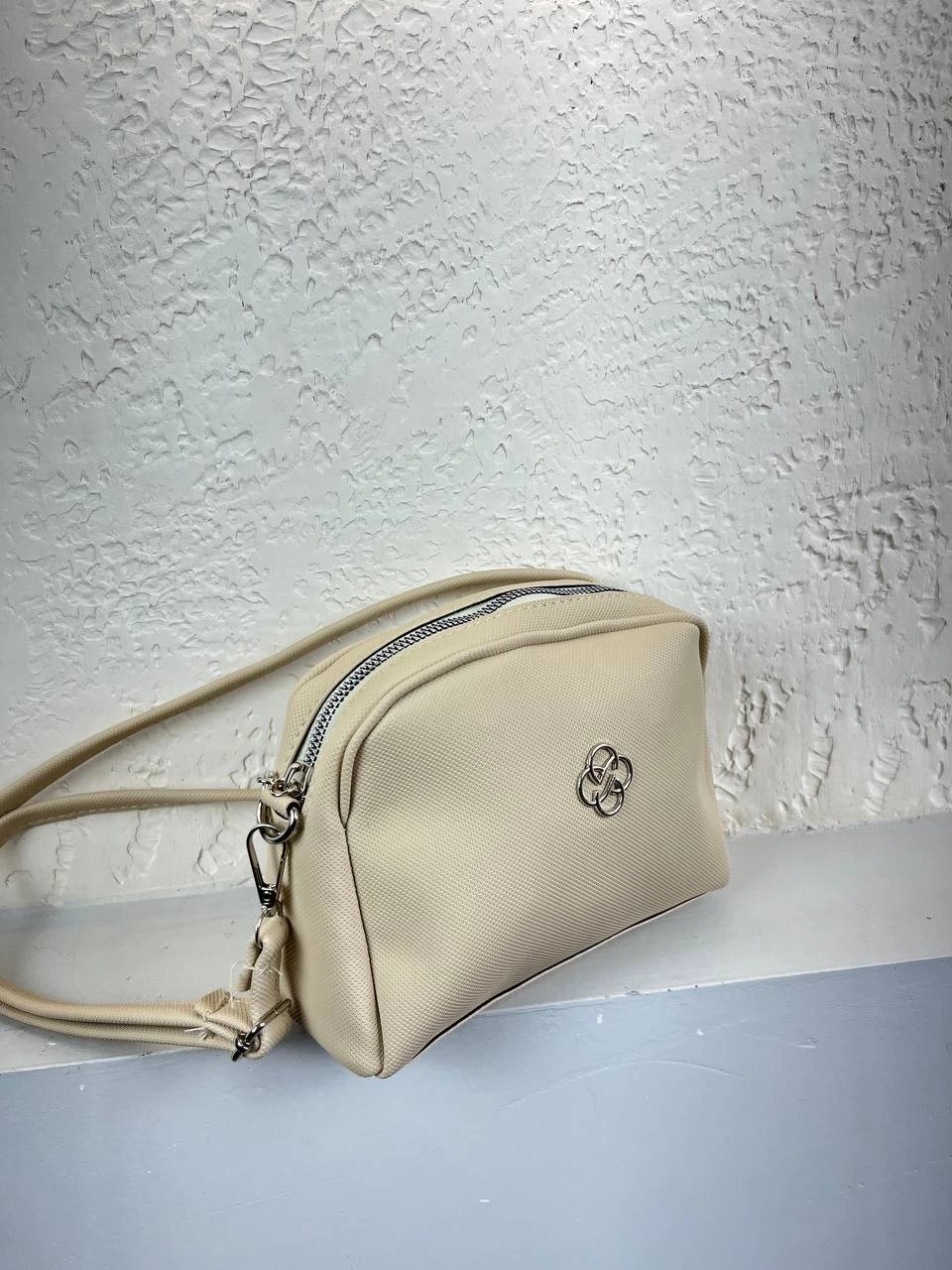 Krem Renk Lakos Çapraz Çanta CB4252