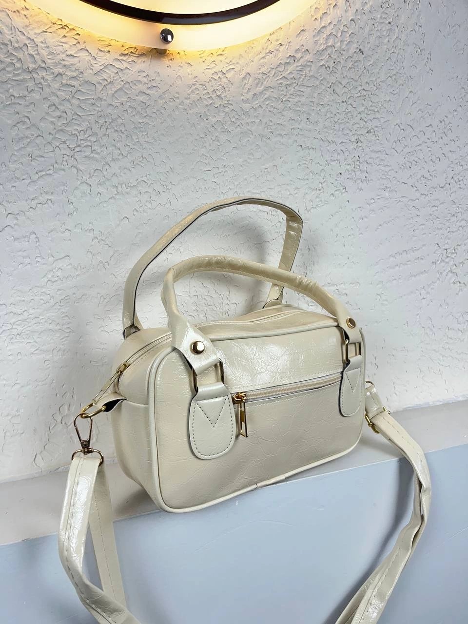 Krem Renk Önü Fermuarlı Çanta CB7418